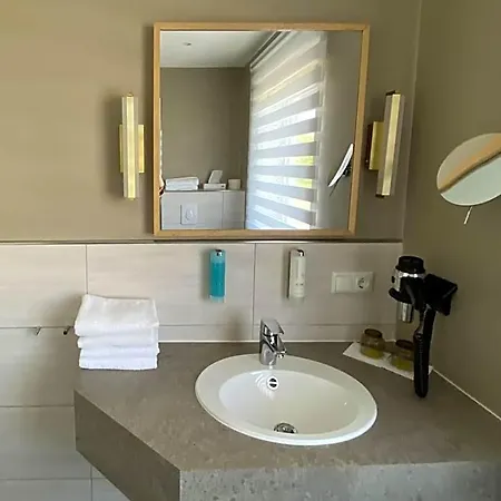 Exquisit Otel