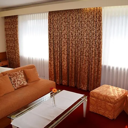 Exquisit Hotel 3*